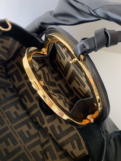 フェンディバッグ素材ディテール